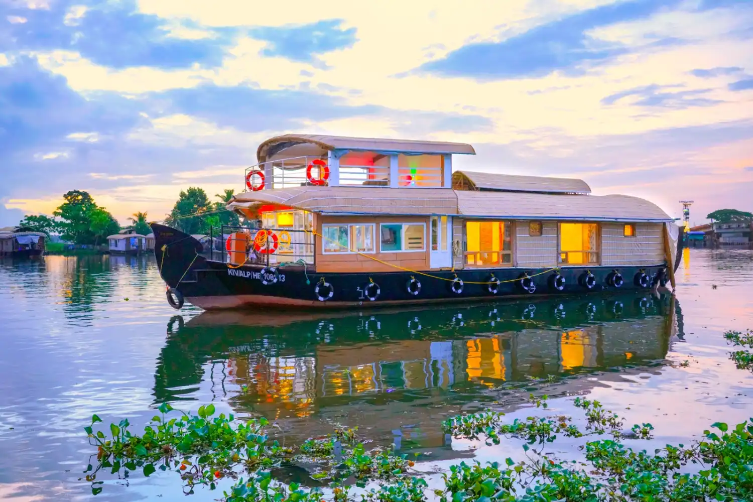 2 Bedroom Houseboat