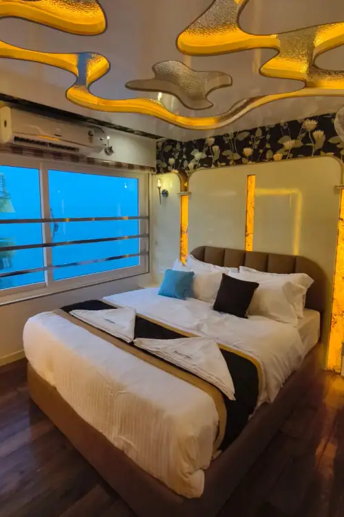 5 Bedroom Houseboat in Alleppey