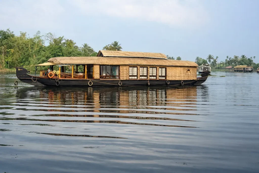 Deluxe House Boats