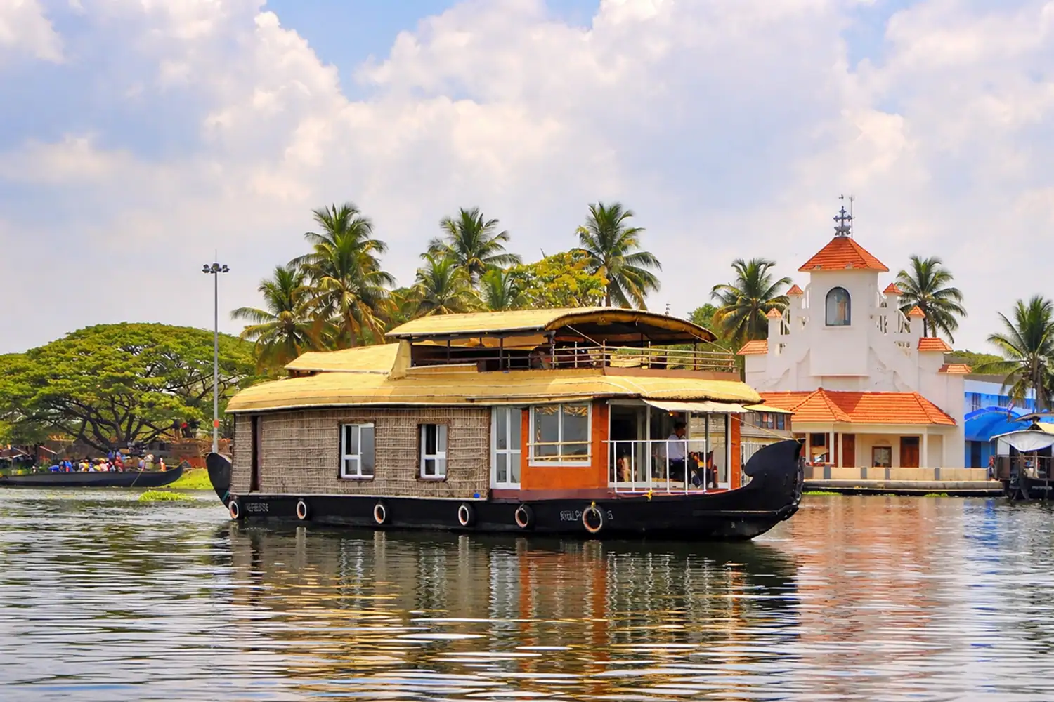 1 Bedroom Houseboat