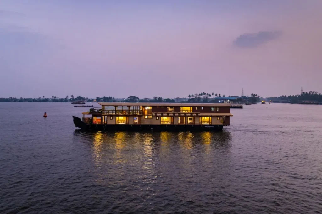 Luxury House Boats
