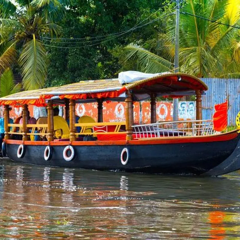 Shikara Boats in Alappuzha